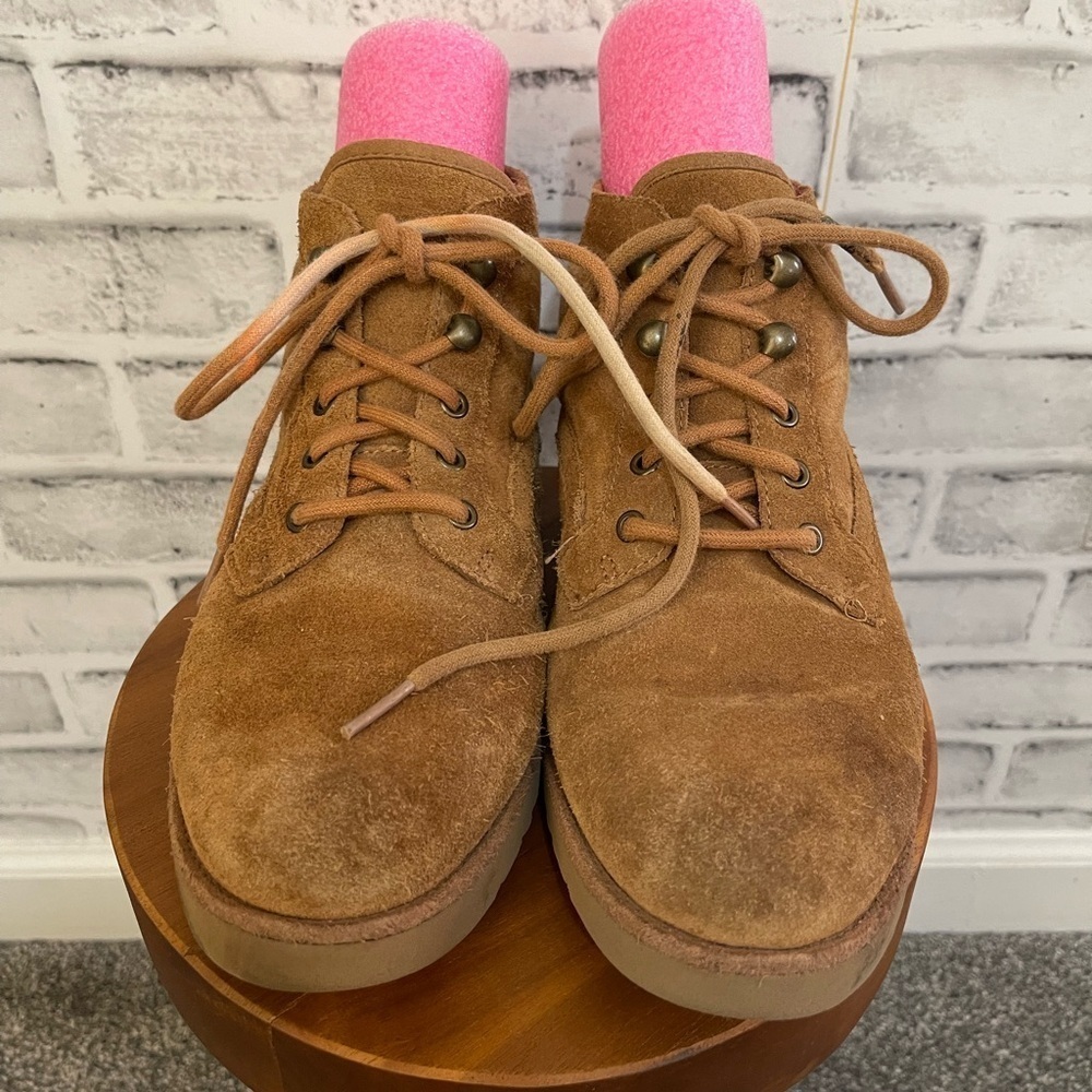 Women’s Ugg Bethany chestnut tan colored fur lined boots 8 - Picture 3 of 6